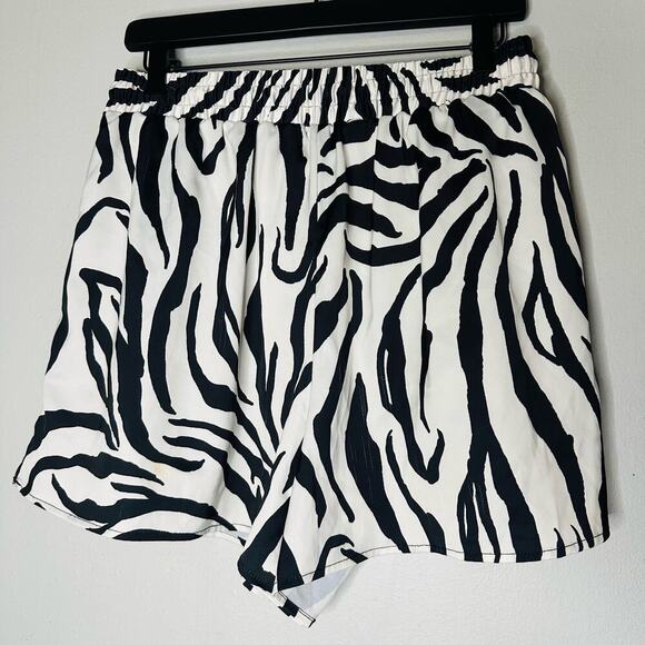 AFRM Wrenn Black White Zebra Polyester Tie Waist Loose Fit Shorts Size Medium - Picture 6 of 9
